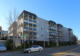 French Quarter Apartment Homes in Hayward, CA - Building Photo - Building Photo