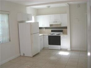 3012 Seville St in Fort Lauderdale, FL - Building Photo - Building Photo