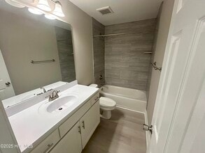 2036 Sloop Point Loop Rd in Hampstead, NC - Building Photo - Building Photo