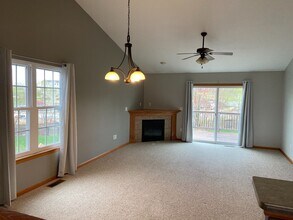 1627 Vandello Cir in North Liberty, IA - Building Photo - Building Photo