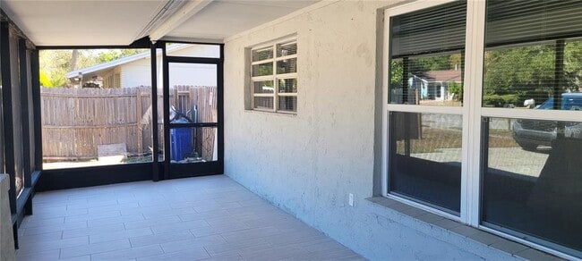 1405 Castleworks Ln in Tarpon Springs, FL - Building Photo - Building Photo
