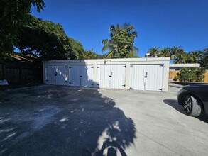 5107 N Flagler Dr in West Palm Beach, FL - Building Photo - Building Photo