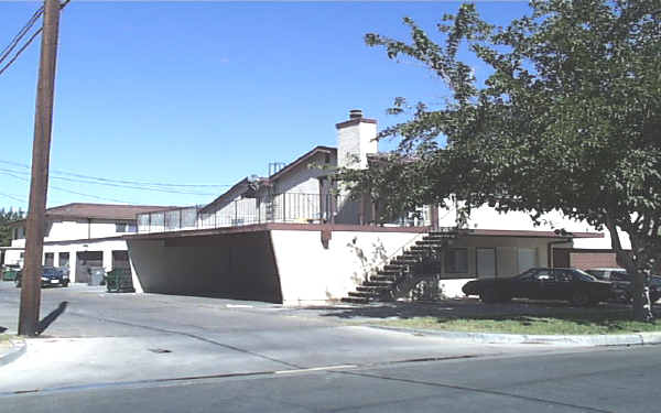 44757 Stanridge Ave in Lancaster, CA - Building Photo - Building Photo