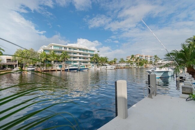 property at 180 Isle of Venice Dr