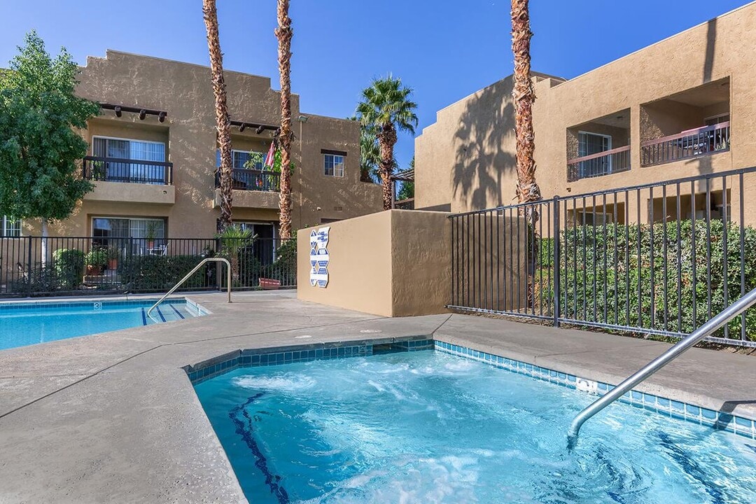 Palos Verdes Villas in Palm Springs, CA - Building Photo