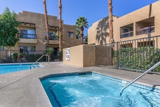 Palos Verdes Villas in Palm Springs, CA - Foto de edificio - Building Photo