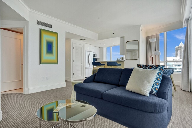 4401 Collins Ave