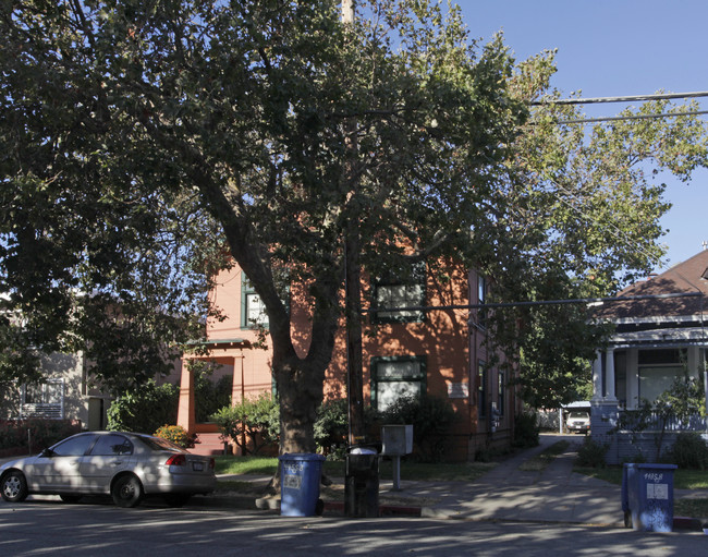 445 S 8th St in San Jose, CA - Foto de edificio - Building Photo