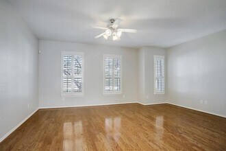 3023 N Heights Hollow Ln in Houston, TX - Building Photo - Building Photo