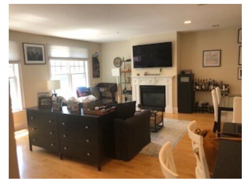 1306 Columbia Rd in Boston, MA - Building Photo