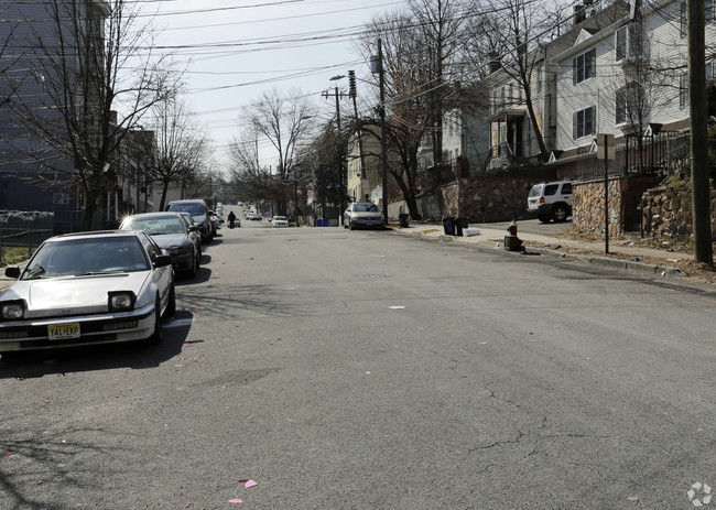 94 N 3rd St in Paterson, NJ - Building Photo - Building Photo