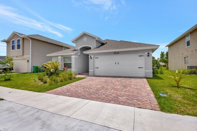 9709 Starboard Dr in Fort Pierce, FL - Building Photo - Building Photo
