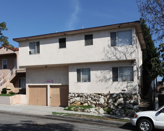 2210 Locust Ave in Long Beach, CA - Building Photo - Building Photo