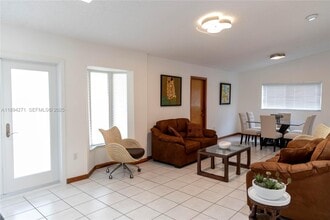 8192 SW 90th Ave in Miami, FL - Building Photo - Building Photo