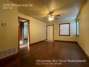 2300 McCracken Dr in Del City, OK - Building Photo - Building Photo