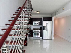41 SE 5th St, Unit 2003 in Miami, FL - Building Photo - Building Photo