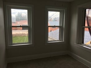 311 Allegheny St, Unit #2 in Hollidaysburg, PA - Foto de edificio - Building Photo