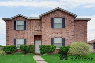 2909 Goldenrod Dr in Lancaster, TX - Building Photo