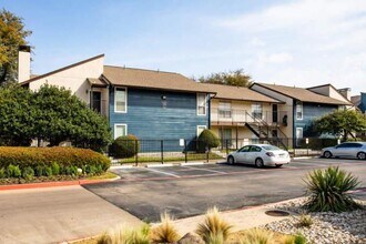 14350 Dallas Pkwy in Dallas, TX - Building Photo - Building Photo
