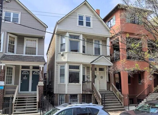 property at 2552 N Southport Ave
