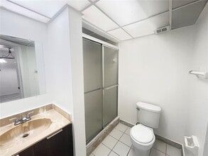 7820 Colony Cir S, Unit 301 in Tamarac, FL - Building Photo - Building Photo