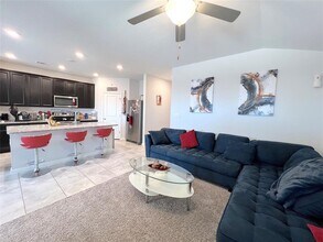502 Mossy Rock Dr in Hutto, TX - Building Photo - Building Photo
