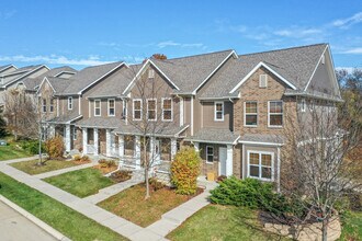 Cardinal Pointe in Iowa City, IA - Building Photo - Building Photo