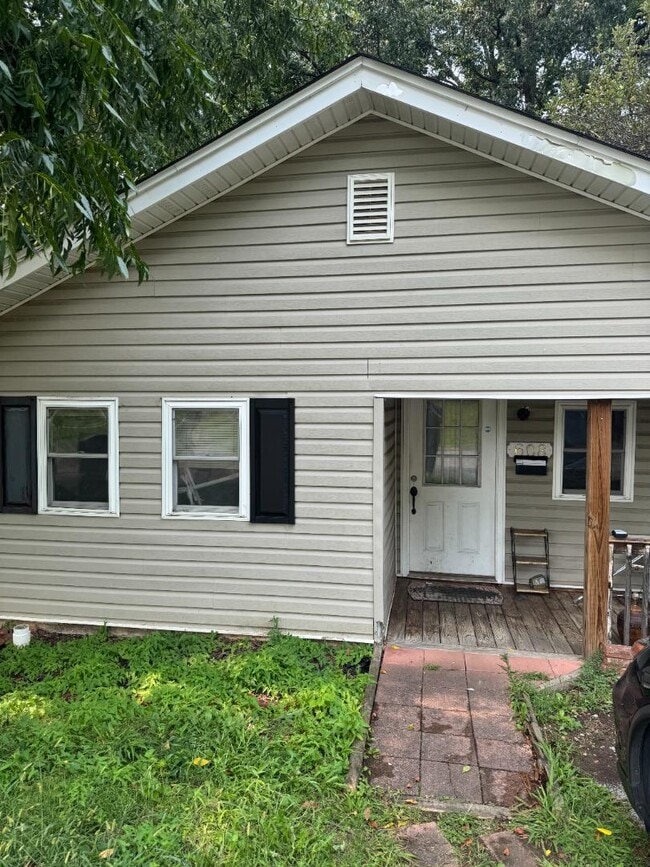 608 Wilson Ave in Johnson City, TN - Building Photo - Building Photo