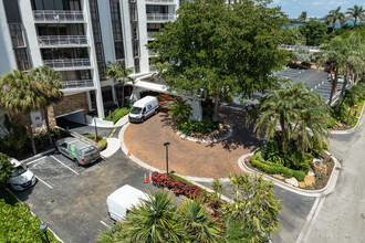 Towers of Quayside IV in Miami Shores, FL - Building Photo - Building Photo