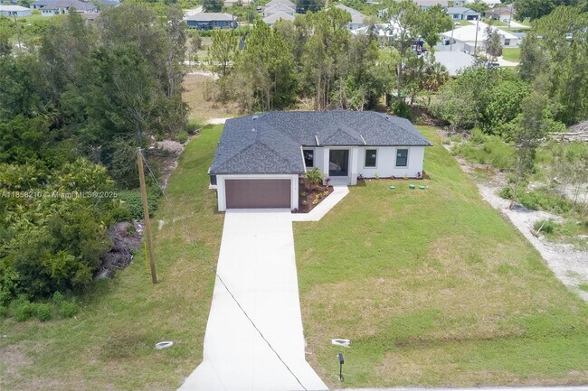 3216 40th St SW in Lehigh Acres, FL - Building Photo - Building Photo