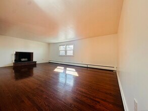 266 Linwood St in New Britain, CT - Foto de edificio - Building Photo