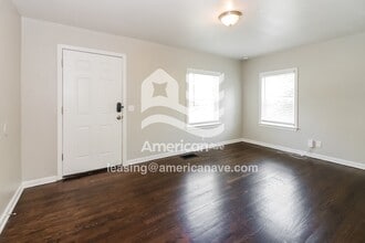 7859 James A Reed Rd in Kansas City, MO - Building Photo - Building Photo