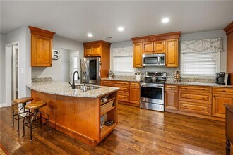 2341 Elmwood Cir SE in Atlanta, GA - Foto de edificio - Building Photo