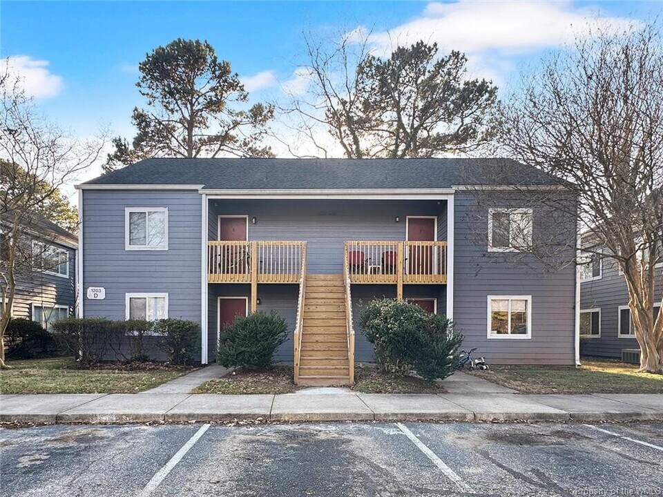 1203 Jamestown Rd in Williamsburg, VA - Building Photo