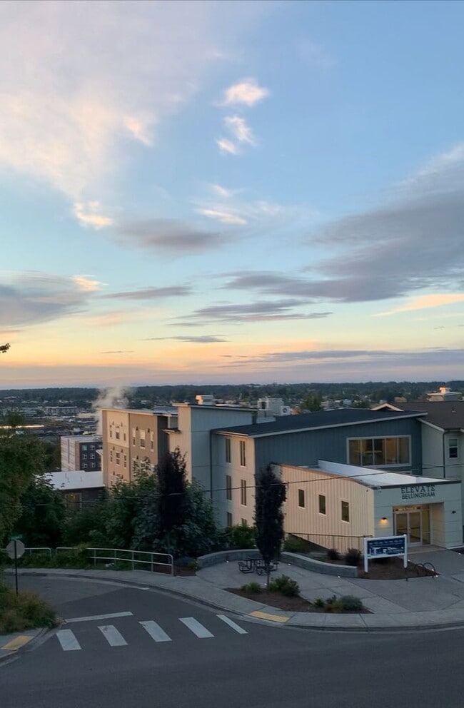 property at 828 N Garden St