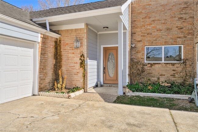 10803 Braes Forest Dr in Houston, TX - Building Photo - Building Photo