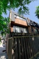 924 W Wrightwood Ave in Chicago, IL - Building Photo