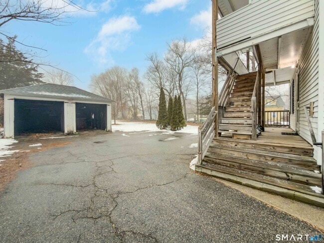 72 Roosevelt Ave in Norwich, CT - Building Photo - Building Photo