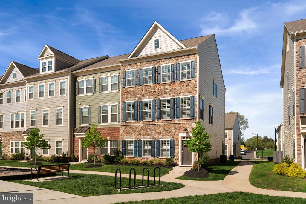 9520 Barnes Lp in Manassas, VA - Building Photo