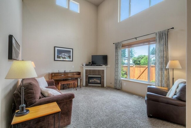 22424 SE 244th St in Maple Valley, WA - Foto de edificio - Building Photo