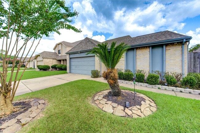 11830 Oak Meadow Dr in Stafford, TX - Building Photo - Building Photo