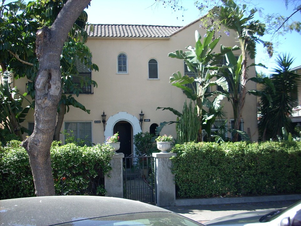 8264 Norton Ave in West Hollywood, CA - Building Photo