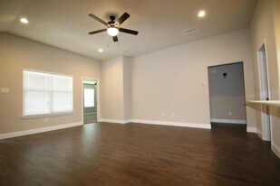 1325 White Sand Dr in Azle, TX - Building Photo