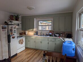 61 Paine Ave, Unit B in Morristown, VT - Building Photo - Building Photo