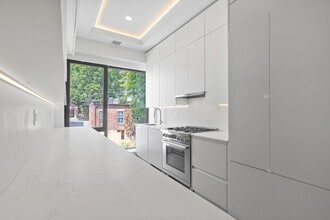 1580 Beacon St, Unit PH1 in Brookline, MA - Building Photo - Building Photo