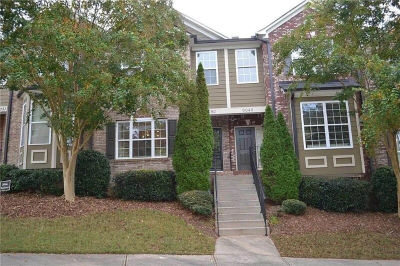 9050 Bayrose Cir in East Point, GA - Building Photo