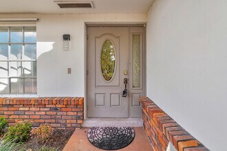 1919 Crafton Rd in North Palm Beach, FL - Foto de edificio - Building Photo