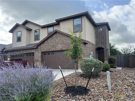 665 Creekside Cir in New Braunfels, TX - Building Photo