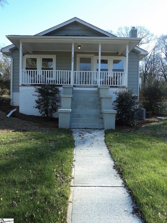 132 E Jones Ave in Pickens, SC - Building Photo