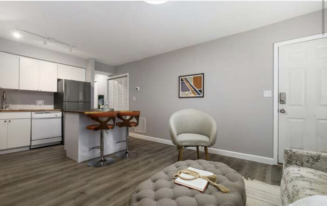 1208 16th St NE, Unit 3 in Washington, DC - Building Photo - Building Photo
